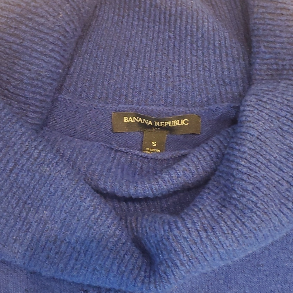 Blue Banana Republic and Light Blue Michael Kors Women's Sweater Bundle - Picture 2 of 6